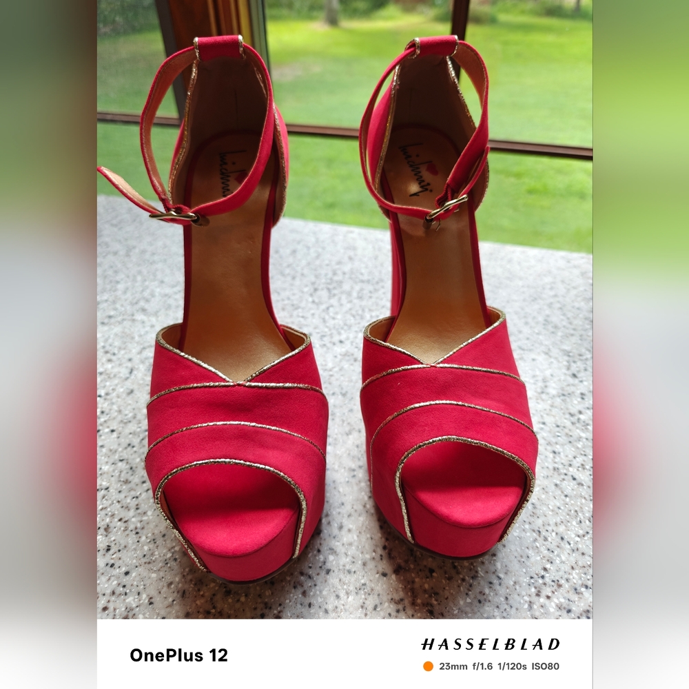 Luichiny Elegant Red Platform Heels - Picture 2 of 9